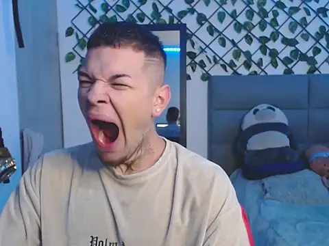 MarceloMilk online show from September 2025 01:50:01 PM