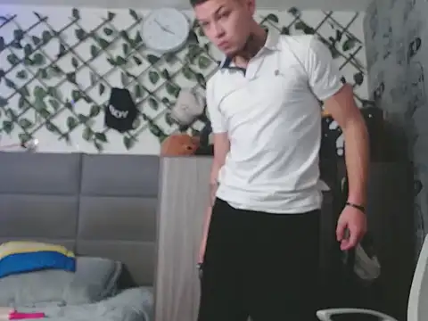 MarceloMilk online show from October 2025 05:06:01 AM