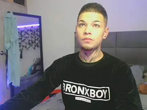 MarceloMilk online show from October 2025 04:35:01 AM