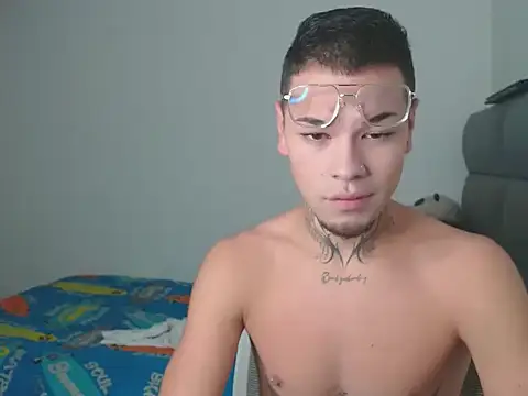 MarceloMilk online show from September 2025 09:45:02 AM
