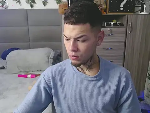 MarceloMilk online show from November 2025 04:50:02 AM