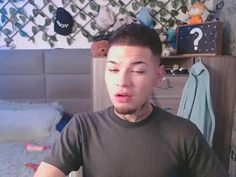 MarceloMilk online show from October 2025 04:53:02 AM