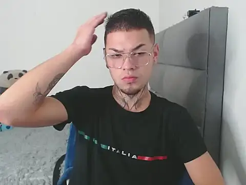 MarceloMilk online show from September 2025 10:43:01 PM