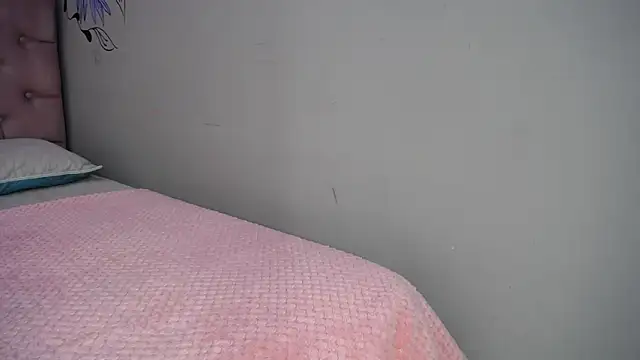 ILENAHEY online show from March 2025 05:50:02 PM