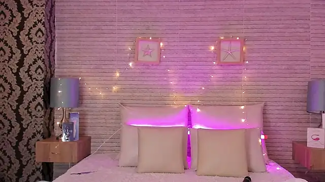 Snapshot of Catalinna_Thompson chatting on March 2025 12:12:01 PM Catalinna Thompson online show from March 2025 12:12:01 PM