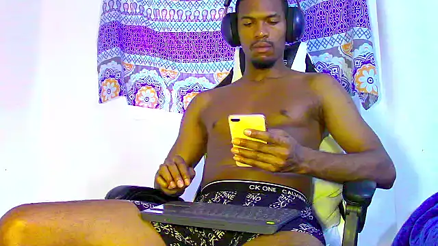 Amir mikelsen online show from September 2025 08:12:01 PM