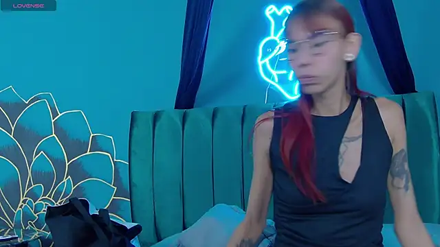 Lunamistyc online show from December 2025 08:09:02 PM