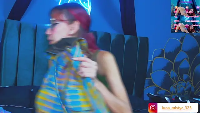 Lunamistyc online show from November 2025 07:47:01 PM