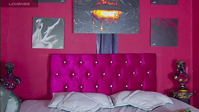 Lunamistyc online show from November 2025 07:29:02 PM