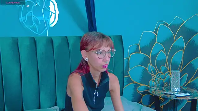 Lunamistyc online show from January 2026 08:02:01 PM