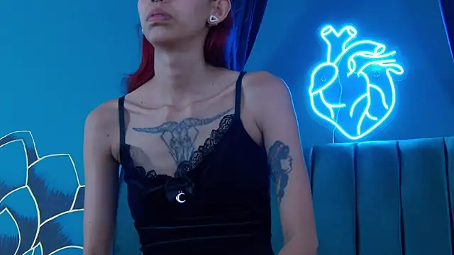 Lunamistyc online show from October 2025 07:47:02 PM