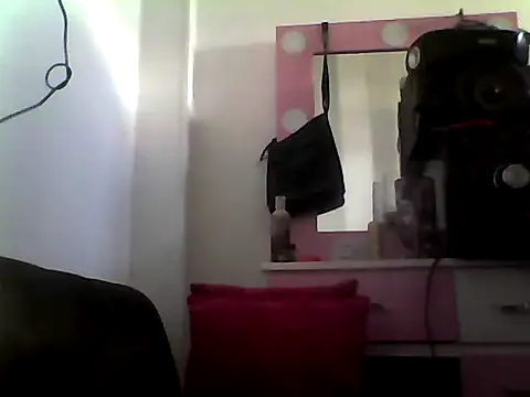 ariana crazzy online show from November 2025 02:11:01 PM