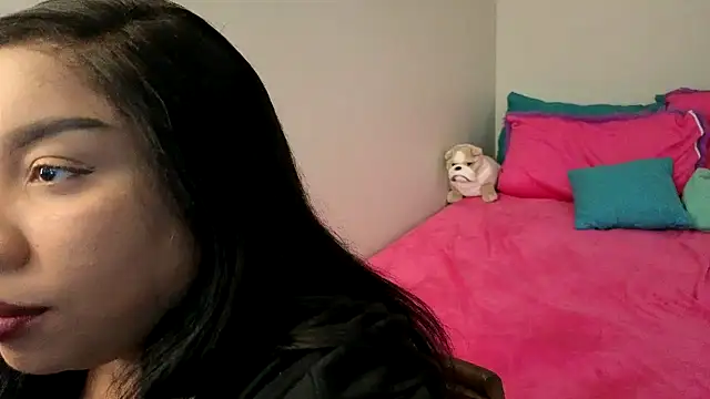 Snapshot of RoxiesObsession chatting on March 2025 02:17:01 PM RoxiesObsession online show from March 2025 02:17:01 PM