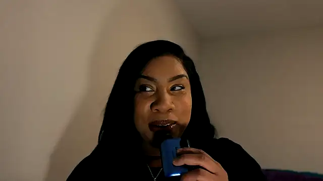 Snapshot of RoxiesObsession chatting on February 2025 02:53:01 PM RoxiesObsession online show from February 2025 02:53:01 PM