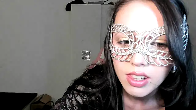 Snapshot of desiree-doux chatting on December 2024 08:44:02 PM desiree-doux online show from December 2024 08:44:02 PM