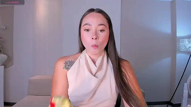 AlinaKravitz online show from April 2026 03:48:01 PM