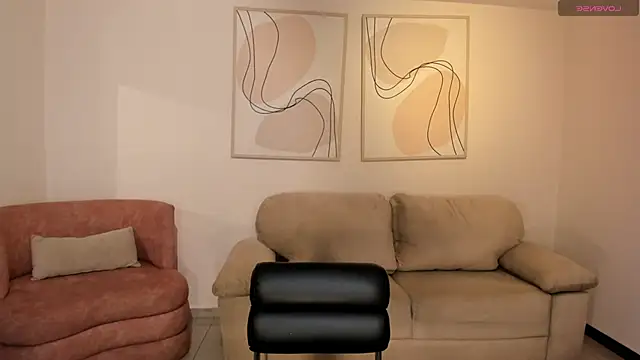 AlinaKravitz online show from May 2026 06:12:02 PM