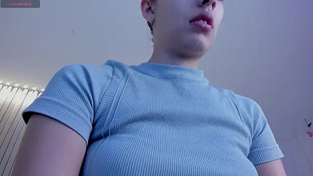 Snapshot of KaiaFerreira chatting on November 2025 12:37:02 PM KaiaFerreira online show from November 2025 12:37:02 PM