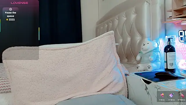Snapshot of lunalovedoll_ chatting on June 2026 06:45:02 PM lunalovedoll online show from June 2026 06:45:02 PM