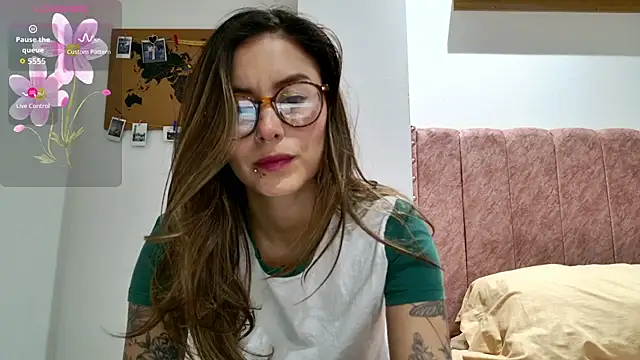 Emmy petit online show from March 2026 01:43:02 AM