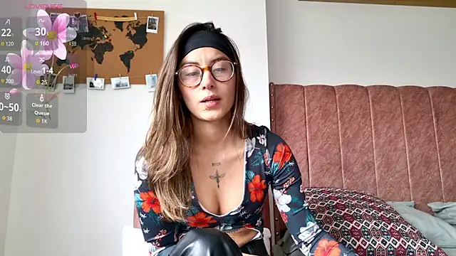 Emmy petit online show from February 2026 05:42:02 PM