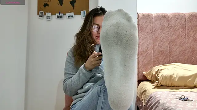 Emmy petit online show from March 2026 01:54:01 AM