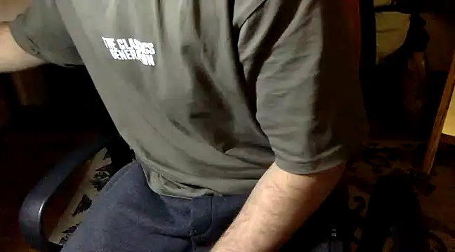 Snapshot of Leo-Cock chatting on December 2024 10:28:02 PM Leo-Cock online show from December 2024 10:28:02 PM