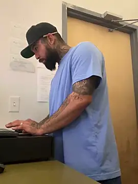 Snapshot of jr91esl chatting on February 2025 06:25:02 AM jr91esl online show from February 2025 06:25:02 AM