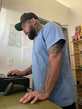 Snapshot of jr91esl chatting on February 2025 06:17:01 PM jr91esl online show from February 2025 06:17:01 PM