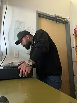 Snapshot of jr91esl chatting on January 2025 08:33:01 PM jr91esl online show from January 2025 08:33:01 PM