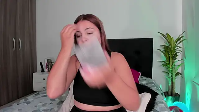 LaylaJewel online show from February 2025 04:06:01 PM