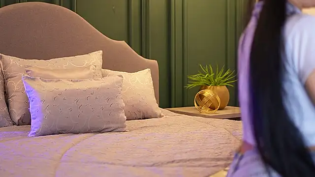 ArwenMuse online show from November 2025 10:04:01 PM