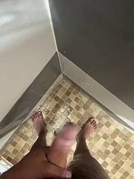 Snapshot of mylovetr1 chatting on September 2025 11:32:01 PM mylovetr1 online show from September 2025 11:32:01 PM