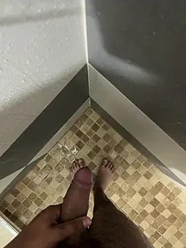 Snapshot of mylovetr1 chatting on February 2025 04:43:01 AM mylovetr1 online show from February 2025 04:43:01 AM