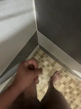 Snapshot of mylovetr1 chatting on March 2025 05:00:02 AM mylovetr1 online show from March 2025 05:00:02 AM