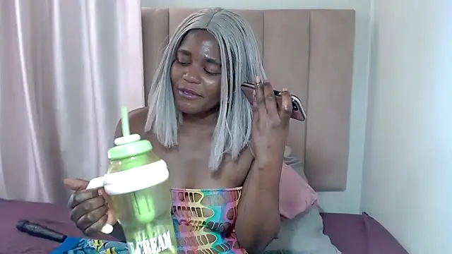 Snapshot of Kikiblaze77 chatting on December 2024 08:19:02 AM Kikiblaze77 online show from December 2024 08:19:02 AM