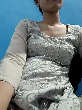magicmoment00786 online show from September 2025 04:40:01 PM