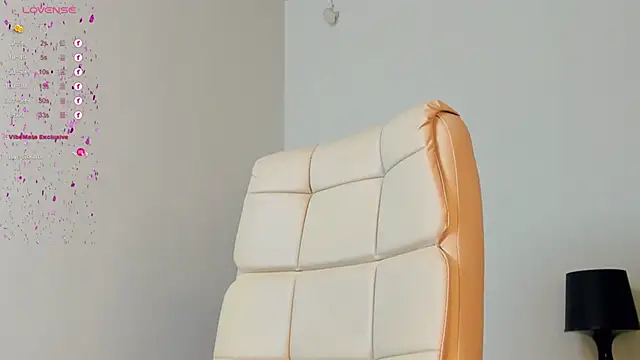 Snapshot of Evacadooo chatting on February 2025 05:34:01 AM Evacadooo online show from February 2025 05:34:01 AM