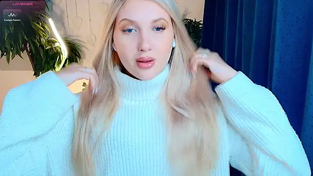 Evacadooo online show from March 2026 03:12:01 AM