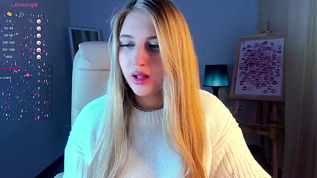 Snapshot of Evacadooo chatting on February 2025 02:35:02 AM Evacadooo online show from February 2025 02:35:02 AM