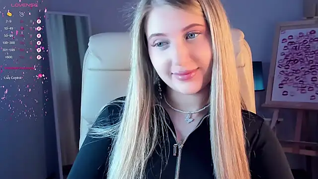 Snapshot of Evacadooo chatting on March 2025 02:59:02 AM Evacadooo online show from March 2025 02:59:02 AM