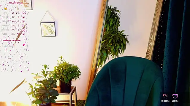 Snapshot of Evacadooo chatting on January 2025 12:13:01 PM Evacadooo online show from January 2025 12:13:01 PM