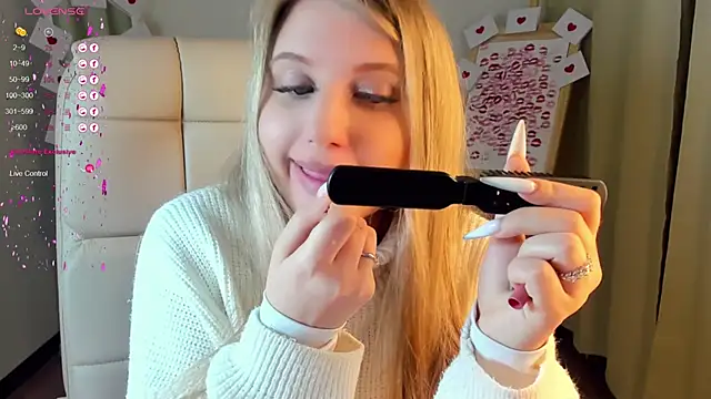 Snapshot of Evacadooo chatting on February 2025 02:28:01 AM Evacadooo online show from February 2025 02:28:01 AM