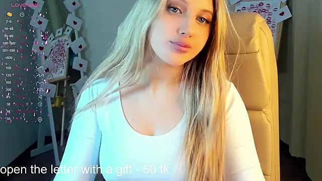 Snapshot of Evacadooo chatting on February 2025 02:49:01 AM Evacadooo online show from February 2025 02:49:01 AM