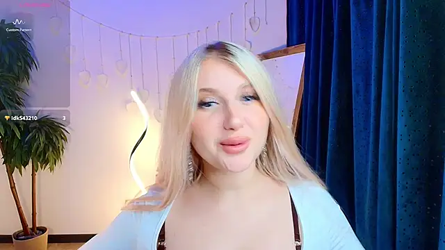 Evacadooo online show from February 2026 02:32:02 AM