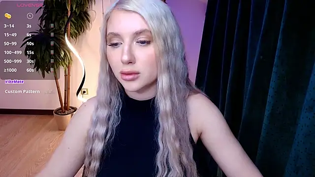 Evacadooo online show from April 2026 03:46:02 AM
