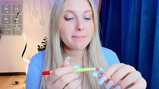 Evacadooo online show from March 2026 03:02:02 AM