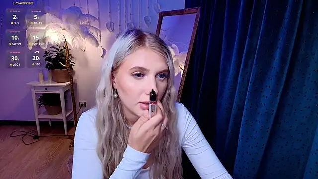 Evacadooo online show from July 2026 03:17:02 AM