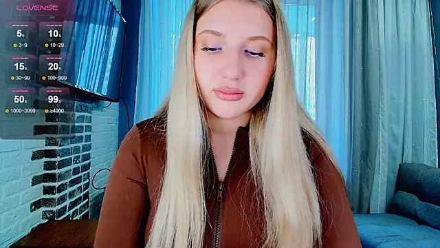 Snapshot of Evacadooo chatting on October 2025 05:40:02 AM Evacadooo online show from October 2025 05:40:02 AM