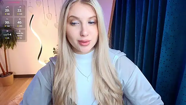 Evacadooo online show from March 2026 02:33:02 AM